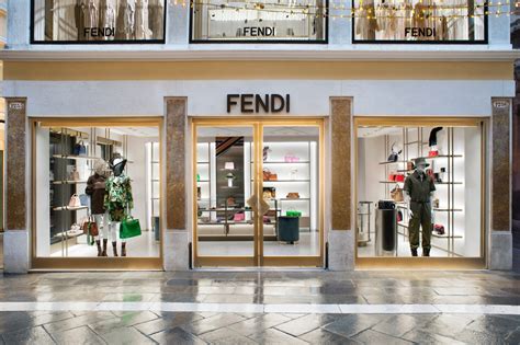 negozi fendi a padova|Fendi a Padova e provincia. Negozi e rivenditori Fendi..